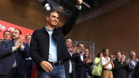 Pedro Sánchez, junto a los barones regionales del PSOE en el Consejo Político Federal de septiembre, en Zaragoza.