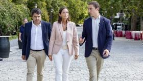 La ministra de Industria, Reyes Maroto, junto al líder del PSOE-M, Juan Lobato.