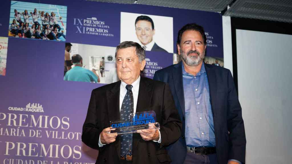 José Luis Arilla, galardonado en los Premios Ciudad de la Raqueta, junto a Juan Luis Rascón