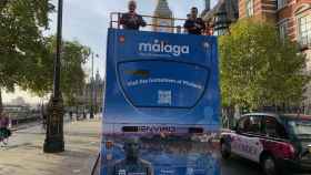 Autobuses con el nombre de Málaga y Picasso en Londres.