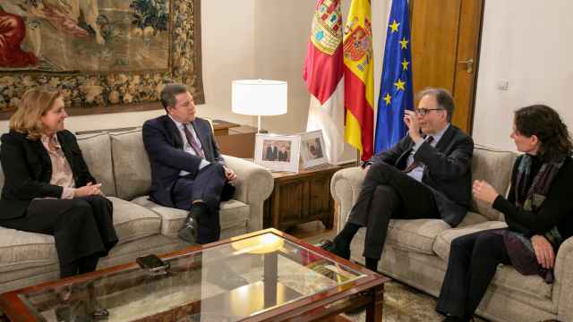 Reunión de García-Page con el ministro Subirats. Foto: JCCM.
