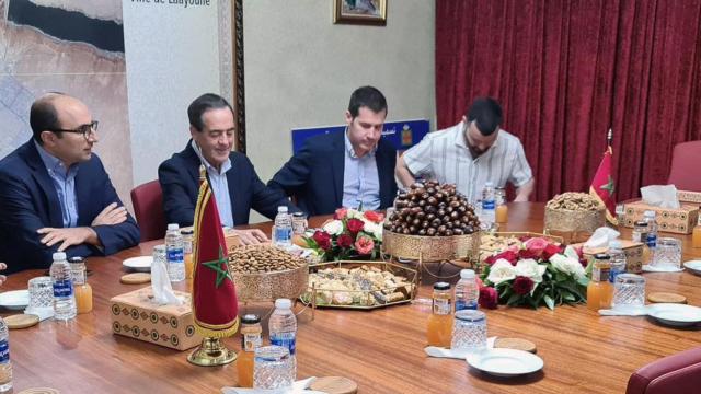 José Bono, durante su visita a El Aaiún. Foto: Prensa local