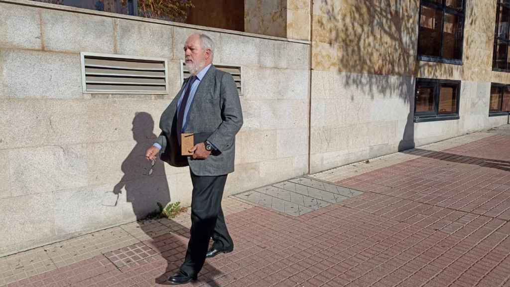 Miguelo Arias Cañete llega a la Facultad de Derecho de Salamanca