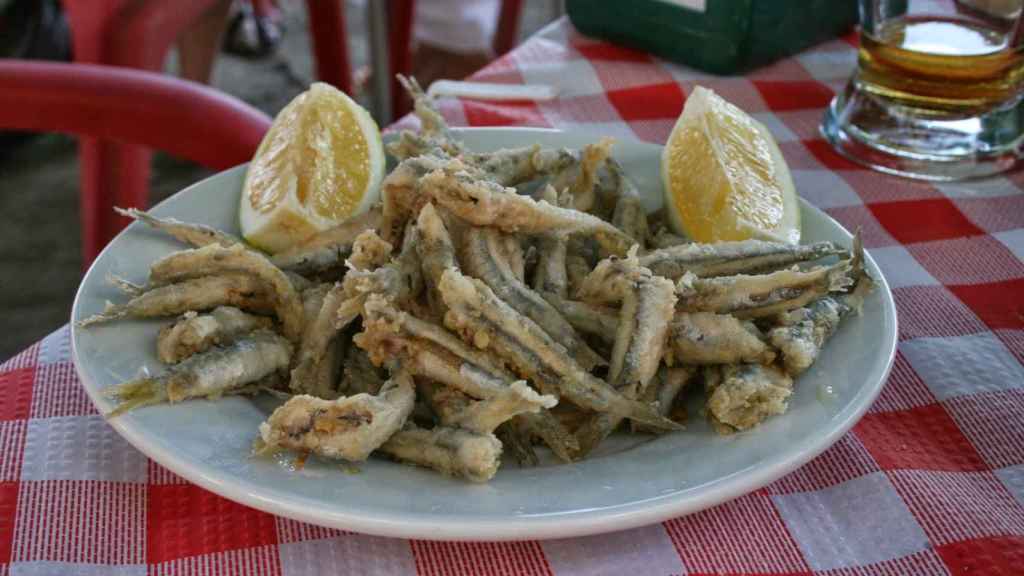 Venir a Málaga y no comer pescaíto frito es de locos.