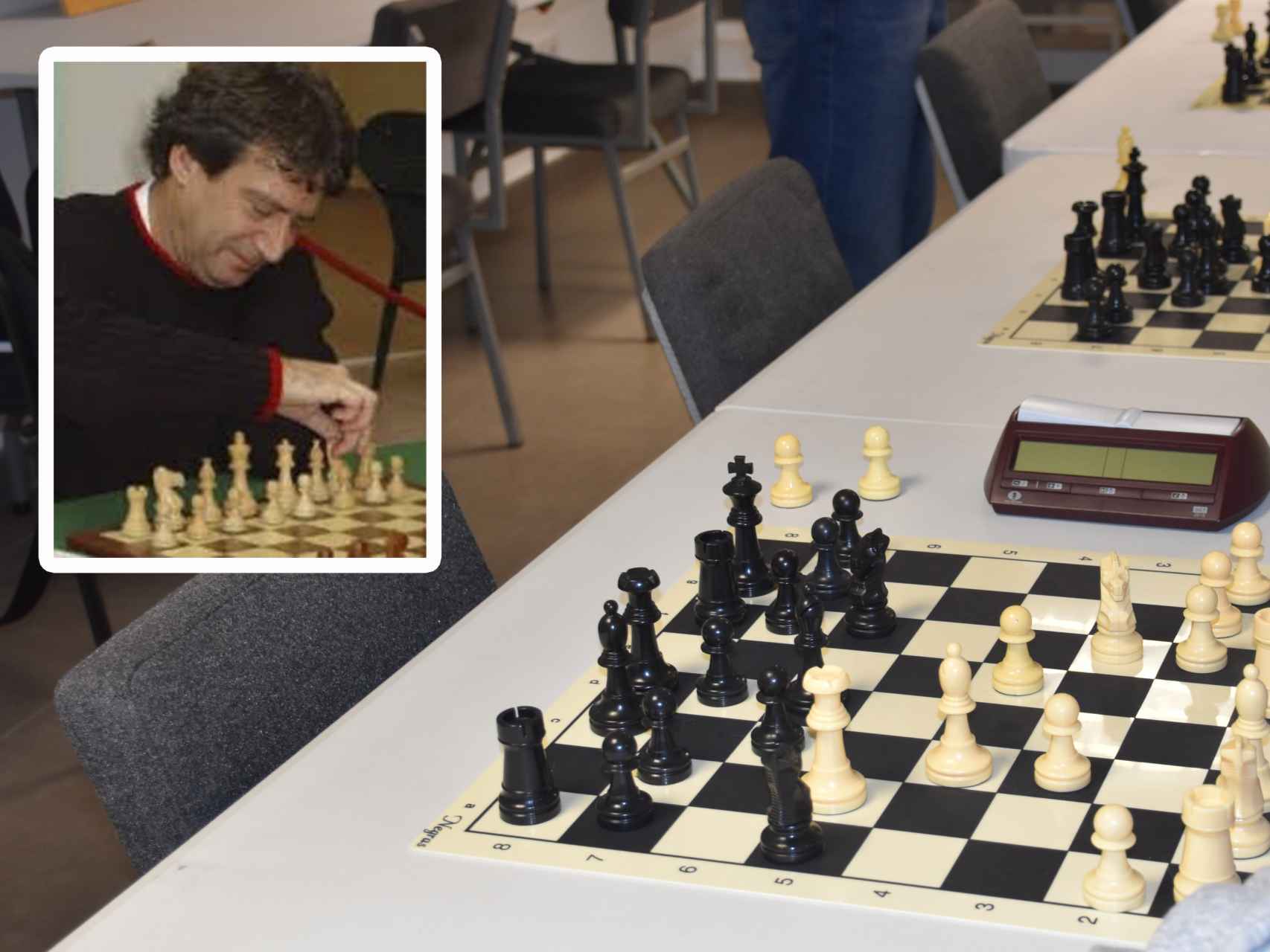 Francisco Javier Sanz en una partida de ajedrez