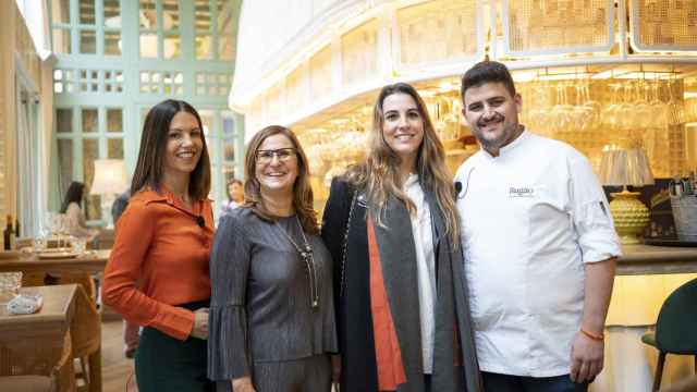 La nutricionista Elisa Blázquez, las suscriptoras de EL ESPAÑOL María Maroto y  Gema Álvarez Mallo y el chef  Hugo Ruiz