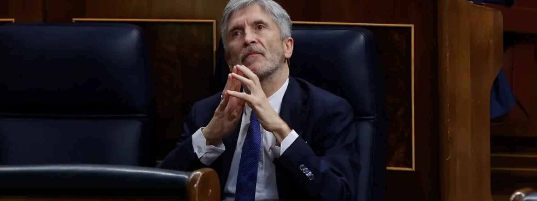 El ministro del Interior, Fernando Grande-Marlaska, solo en el banco azul del Congreso.