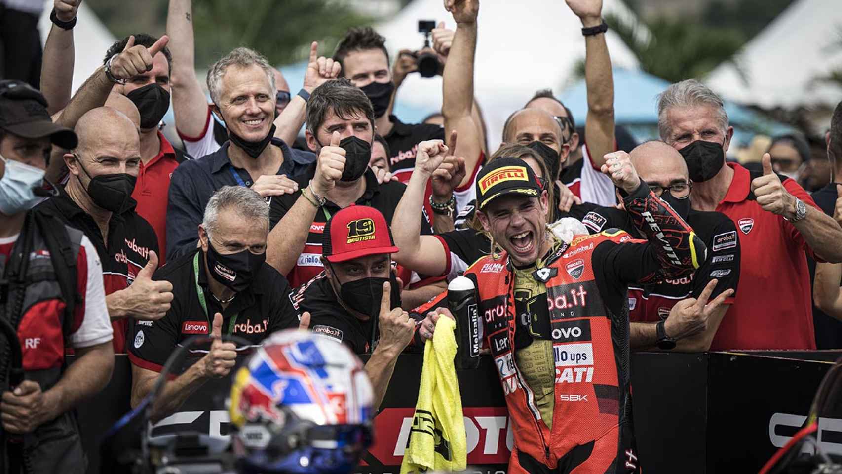 Imágenes del día: el piloto talaverano Álvaro Bautista, campeón del mundo de Superbikes