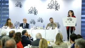 Isabel Díaz Ayuso durante el desayuno del Club Siglo XXI organizado este lunes.