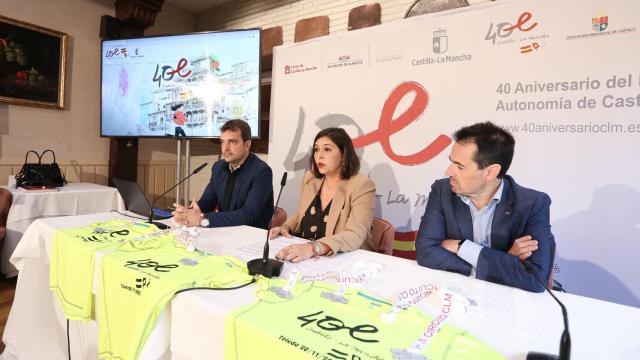 Pablo García, concejal de Deportes en el Ayuntamiento de Toledo; Ana Muñoz, viceconsejera de Cultura y Deportes; y Gabriel González, gerente de la Fundación Impulsa.