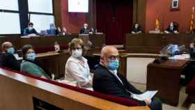 Los exmiembros de la Mesa del Parlament catalán, durante el juicio ante el TSJC./