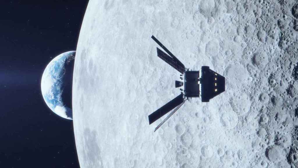La cápsula no tripulada Orion, con su módulo de servicio europeo detrás, orbitará alrededor de la Luna. / NASA