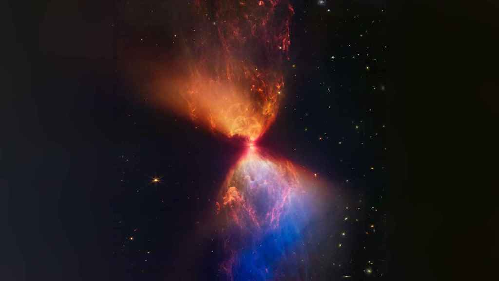 El James Webb capta los primeros instantes de una estrella formándose en una espectacular imagen