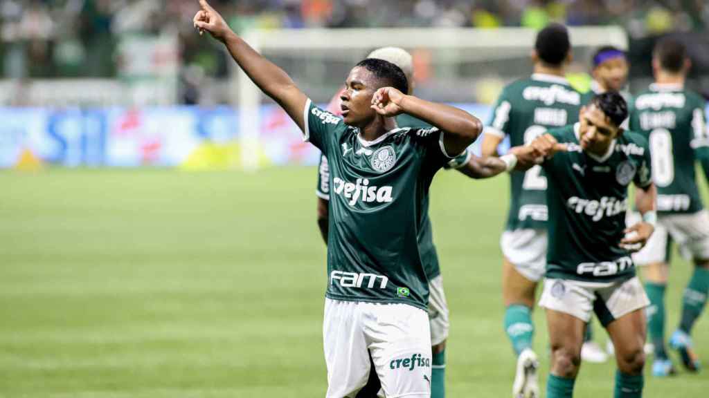 Endrick Felipe celebra un gol con el Palmeiras