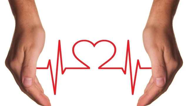 Electrocardiograma en forma de corazón.