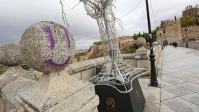 Pintadas en el Puente de San Martín.