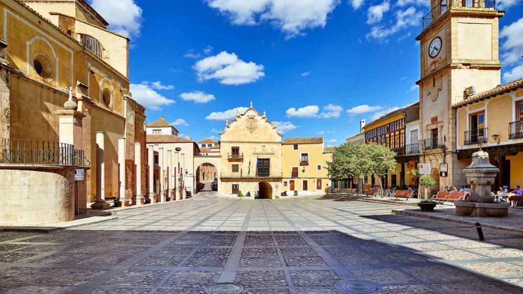 La Plaza Mayor de Chinchilla de Montearagón. Foto: © Turismo de Castilla-La Mancha / David Blázquez