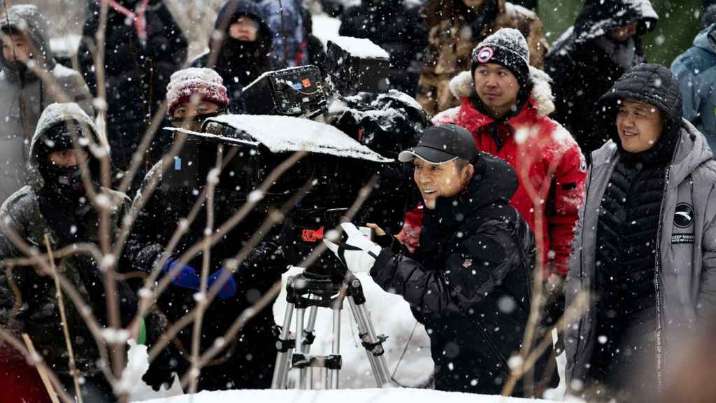 Zhang Yimou en el rodaje de 'Cliff Walkers'