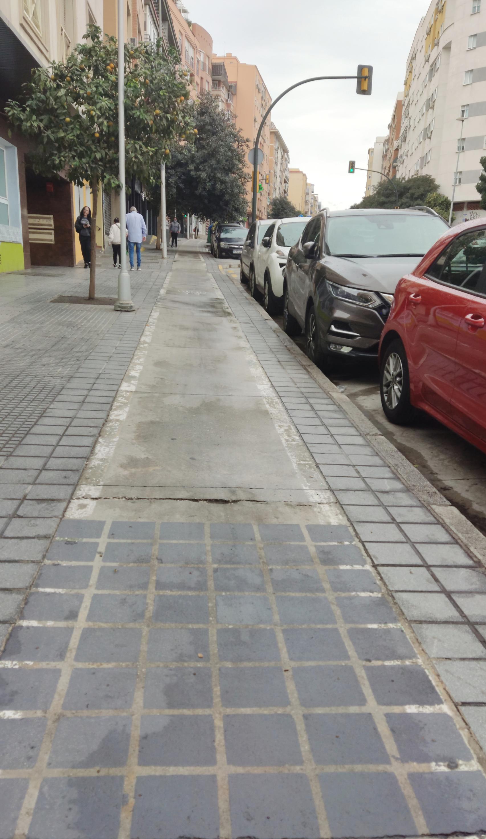 En marcha el aparcamiento cubierto de bicicletas de la calle Urbieta -  Noticias - Hernani