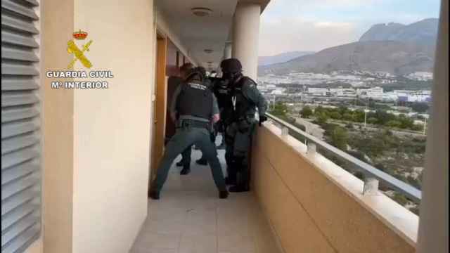 Así ha detenido la Guardia Civil a los miembros de la banda de ladrones de casas de Alicante.