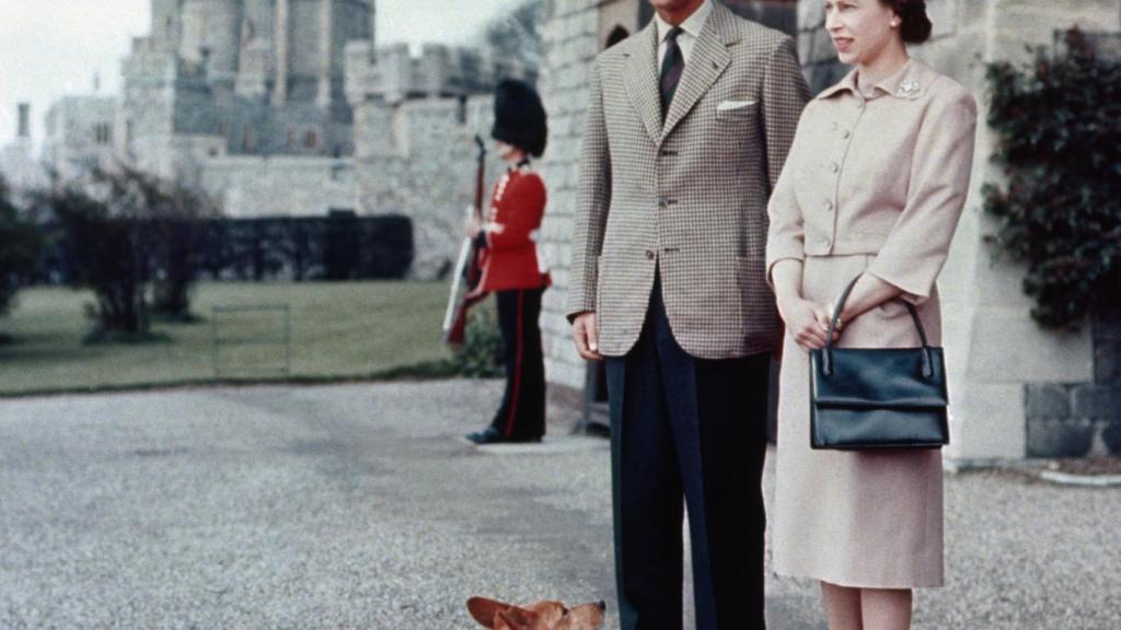 La reina Isabel II y el duque de Edimburgo en una imagen de archivo.