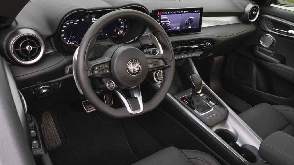 El Alfa Romeo Tonale equipa una pantalla multimedia de 10,2 pulgadas.