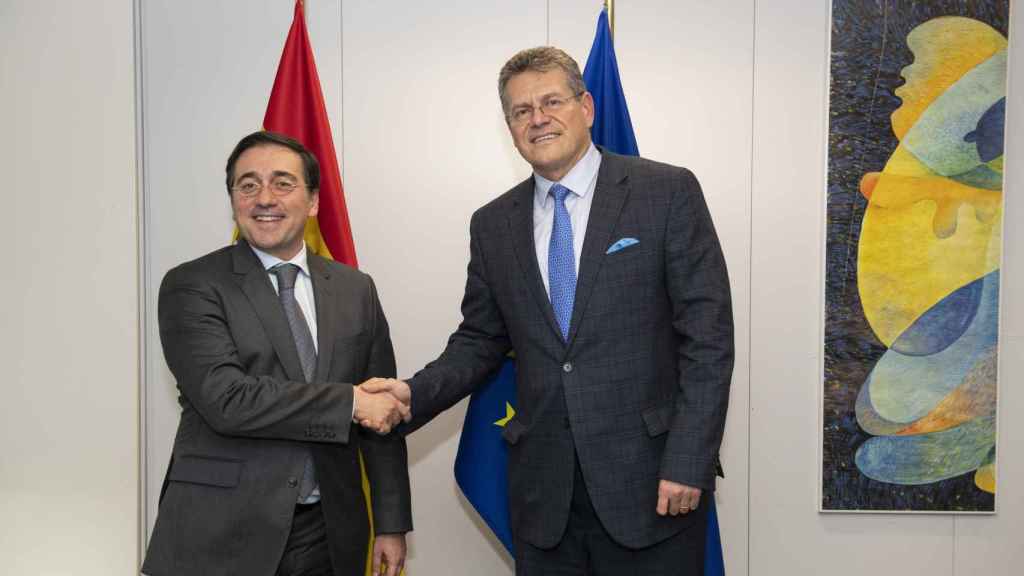 El ministro de Exteriores, José Manuel Albares, durante su reunión con el vicepresidente de la Comisión responsable del Brexit, Maros Sefcovic, el pasado 10 de noviembre
