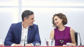 Pedro Sánchez, presidente del Gobierno, y María Jesús Montero, ministra de Hacienda y Función Pública.