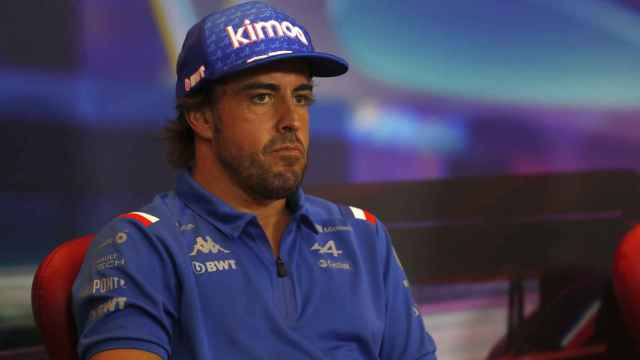 Fernando Alonso durante una rueda de prensa con Alpine