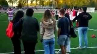 Captura del vídeo donde se escuchan los cánticos machistas de un partido de rugby