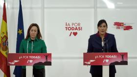 La portavoz de Hacienda del PSCyL, Rosa Rubio, y la secretaria de organización, Ana Sánchez, durante la rueda de prensa de este lunes.