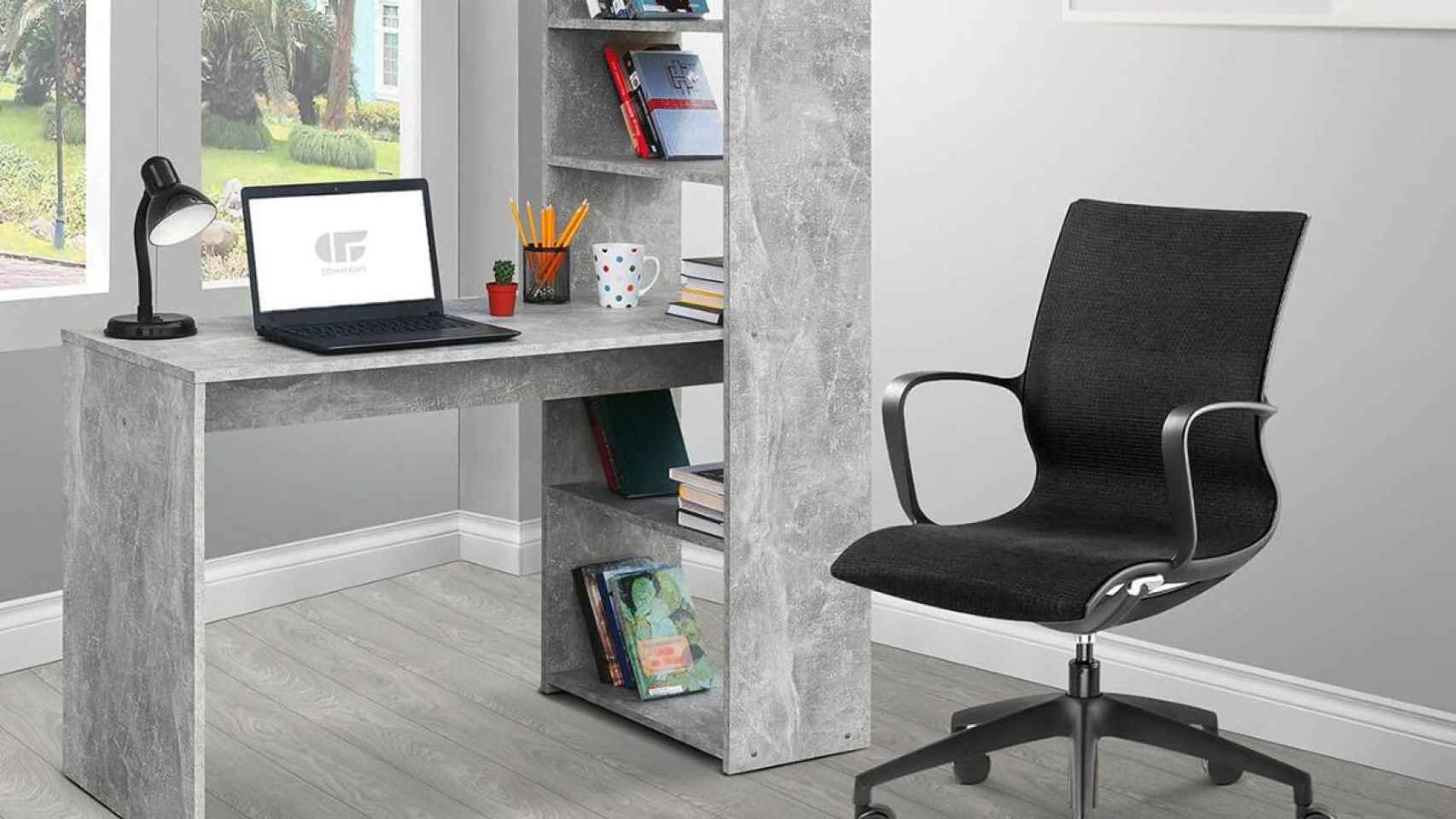 Los escritorios con estantería para tener un fácil acceso a tus accesorios  de oficina