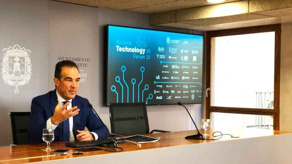 El edil Antonio Peral en la presentación este martes del Alicante Technology Forum.
