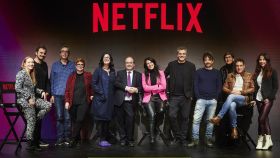 Creadores y directivos de Netflix con el ministro Miquel Iceta.