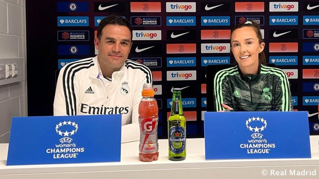 Alberto Toril y Caroline Weir, en rueda de prensa de la Women's Champions League con el Real Madrid Femenino