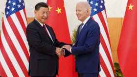 El presidente de China, Xi Jinping, junto a su homólogo estadounidense, Joe Biden, durante el G20.