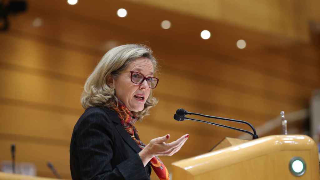La vicepresidenta primera y ministra de Economía, Nadia Calviño, en el Senado.