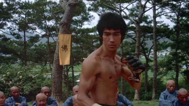 Bruce Lee en un fotograma de 'Operación Dragón' (1973)