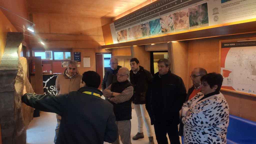 El consejero de Cultura, Gonzalo Santonja, visita Siega Verde