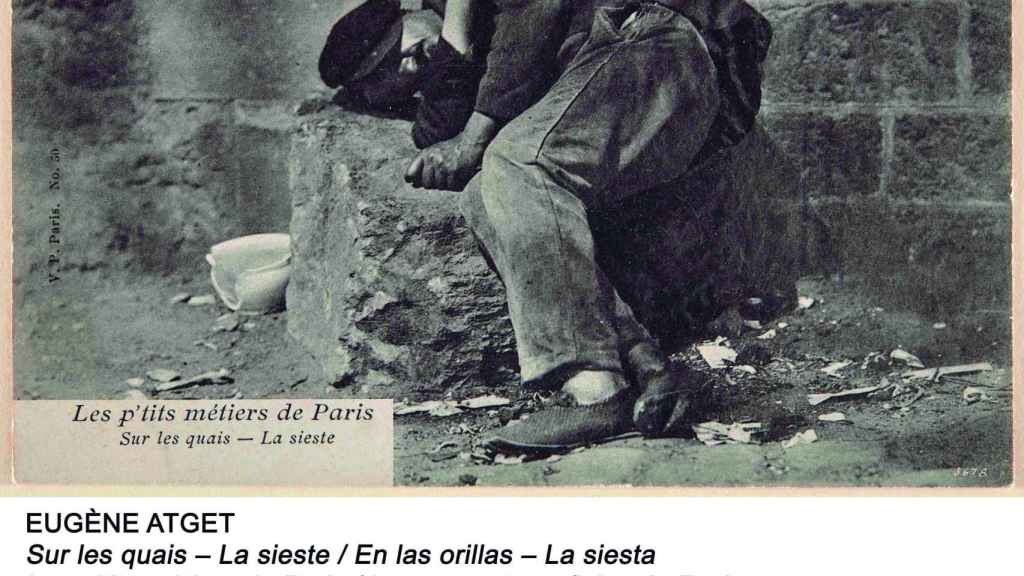 Eugène Atget: 'En las orillas - La siesta. Los pequeños oficios de París', 1904. Museo Reina Sofía