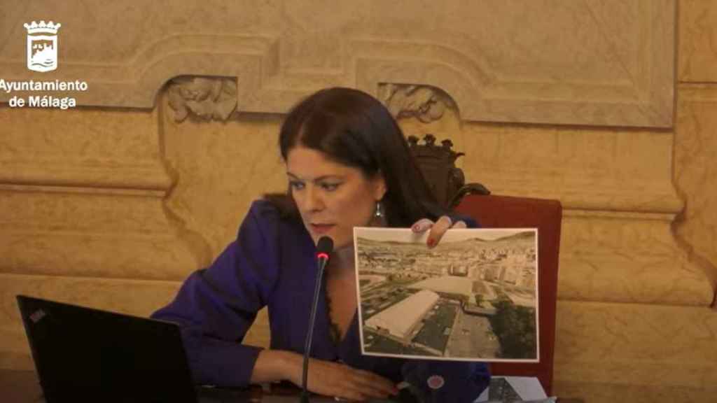 Noelia Losada, durante el Pleno del Ayuntamiento de Málaga de este jueves.