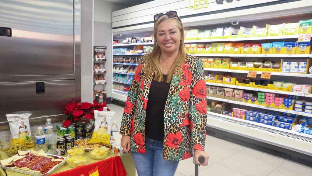 La colaboradora de televisión Belén Esteban este jueves, 24 de noviembre de 2022, durante la presentación de sus nuevas patatas fritas, en un supermercado Día de Madrid.