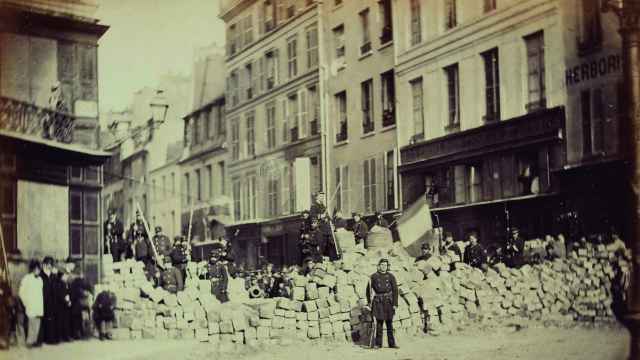 Fotógrafo desconocido: 'Barricada de la Rue de la Roquette, Plaza de la Bastilla', 1871. Musée Carnavalet
