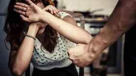 Un 20% de jóvenes entre 18 y 21 años no ve violencia en golpear a su pareja en discusión o espiar su móvil