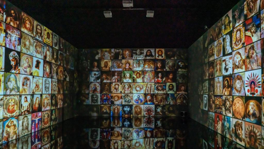 Espectacular sala en la que se recrean las múltiples imágenes de Jesucristo a lo largo de la historia entre las diferentes culturas