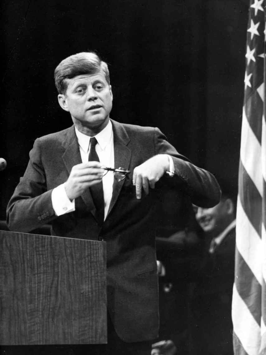 John F. Kennedy durante un acto político.
