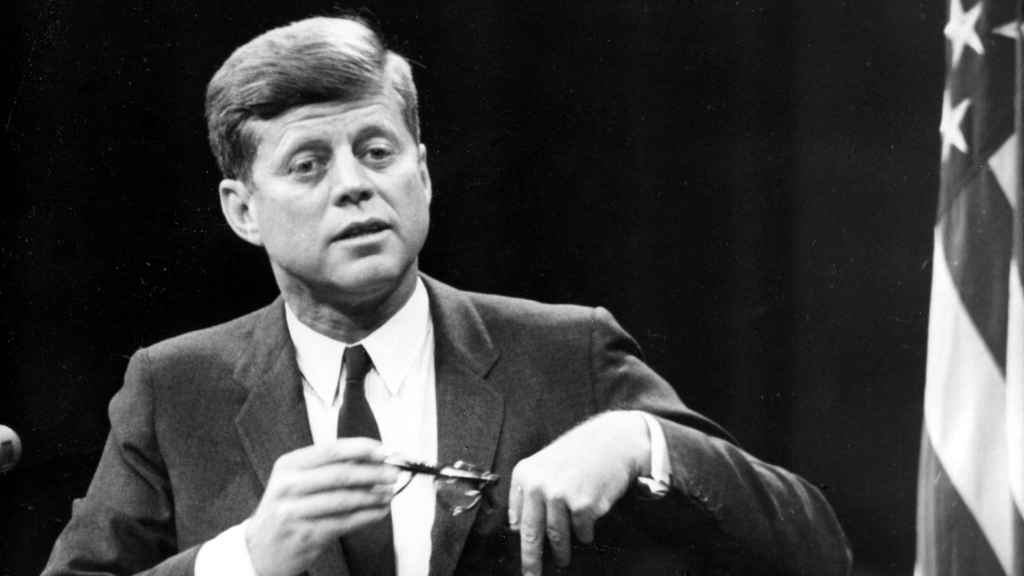 John F. Kennedy durante un acto político.