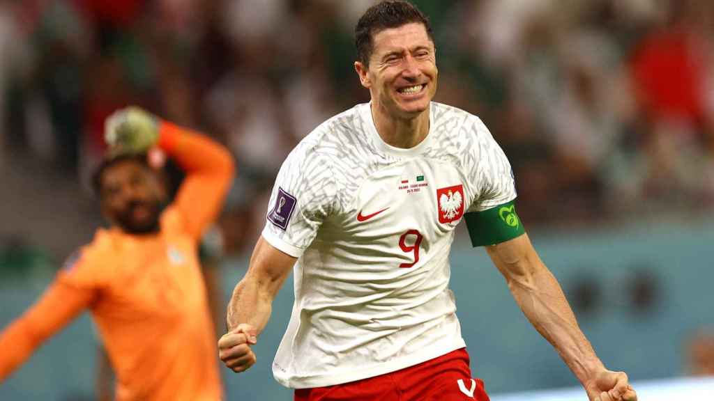 Lewandowski celebra su gol contra Arabia Saudí