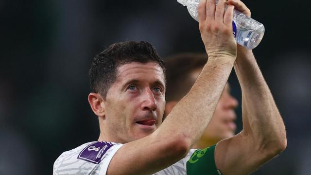 La emoción Lewandowski tras marcar su primer gol en un Mundial: no pudo contener las lágrimas