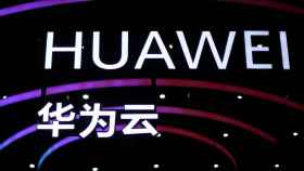 Letrero de Huawei durante una feria en Shanghai.